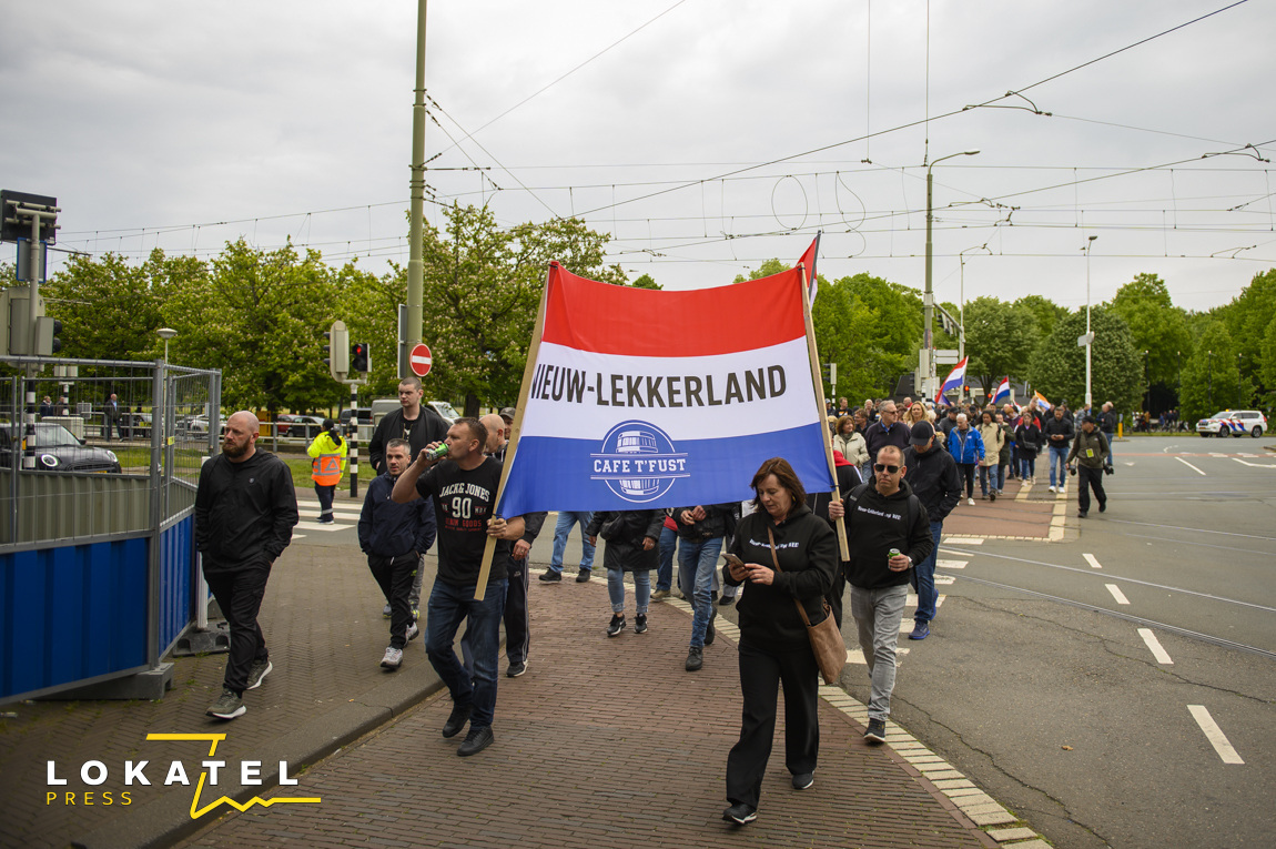 Protestmars tegen immigratiebeleid rustig verlopen in Centrum