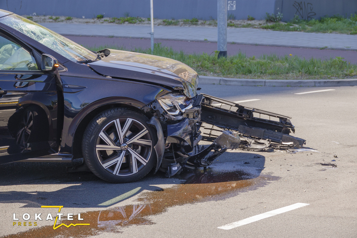 Twee auto’s beschadigd bij botsing Binckhorstlaan in Laak
