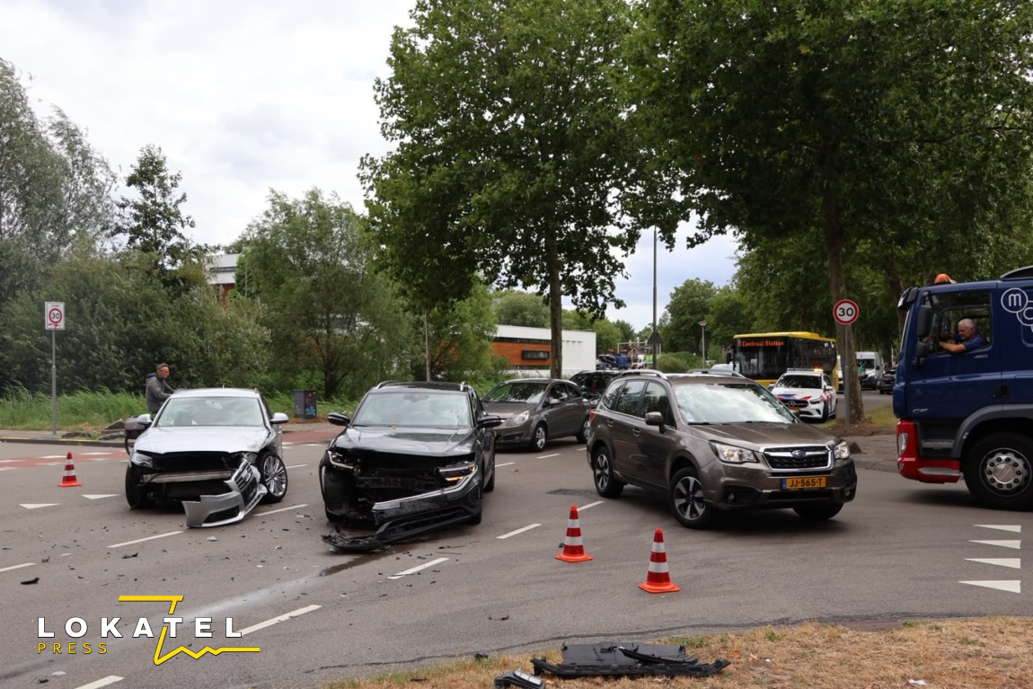 Gewonde naar ziekenhuis na botsing in Isselt