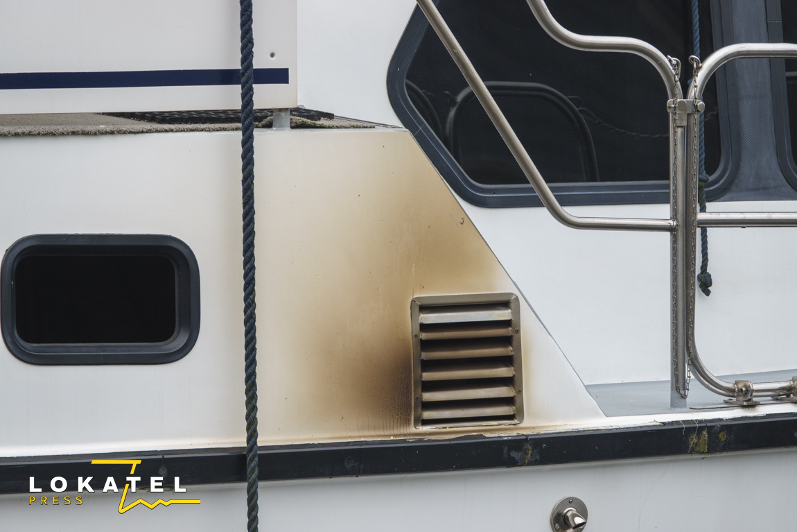 Motorjacht zwaar beschadigd door brand in Leidschendam