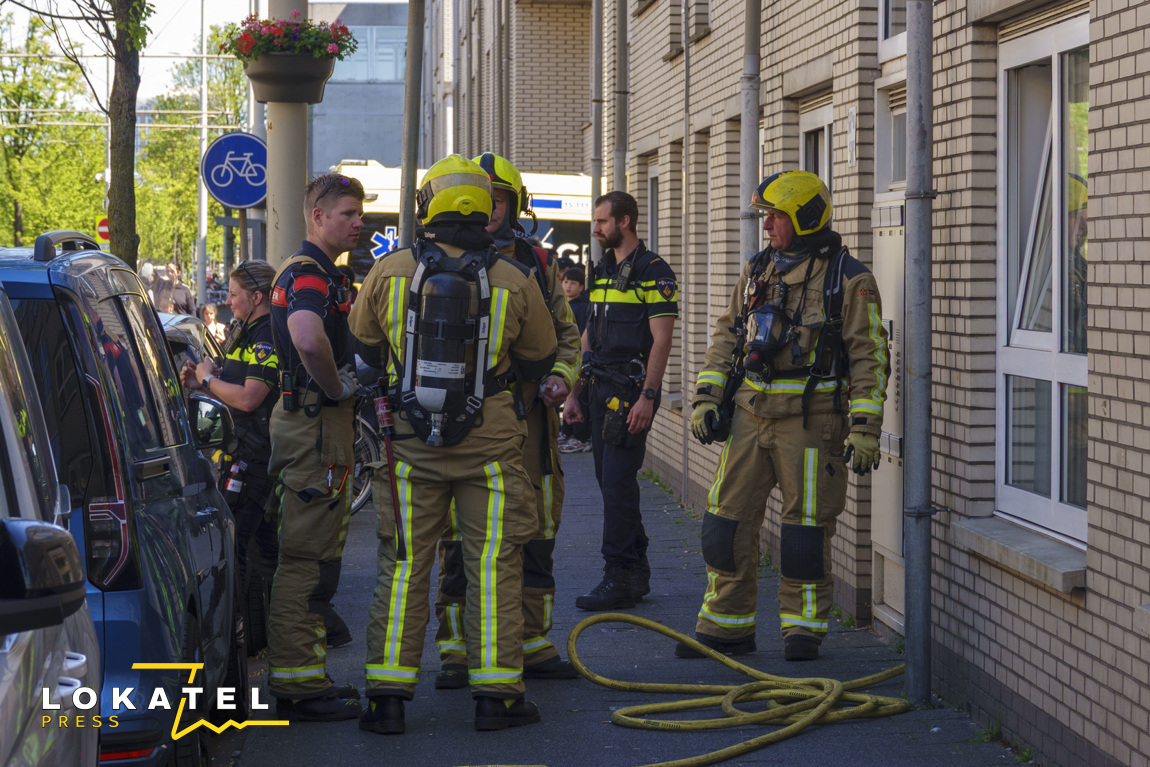 Portiek ontruimd na woningbrand in Centrum