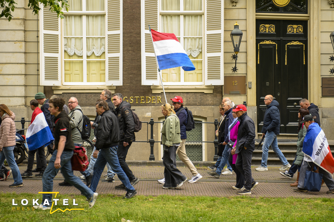 Protestmars tegen immigratiebeleid rustig verlopen in Centrum