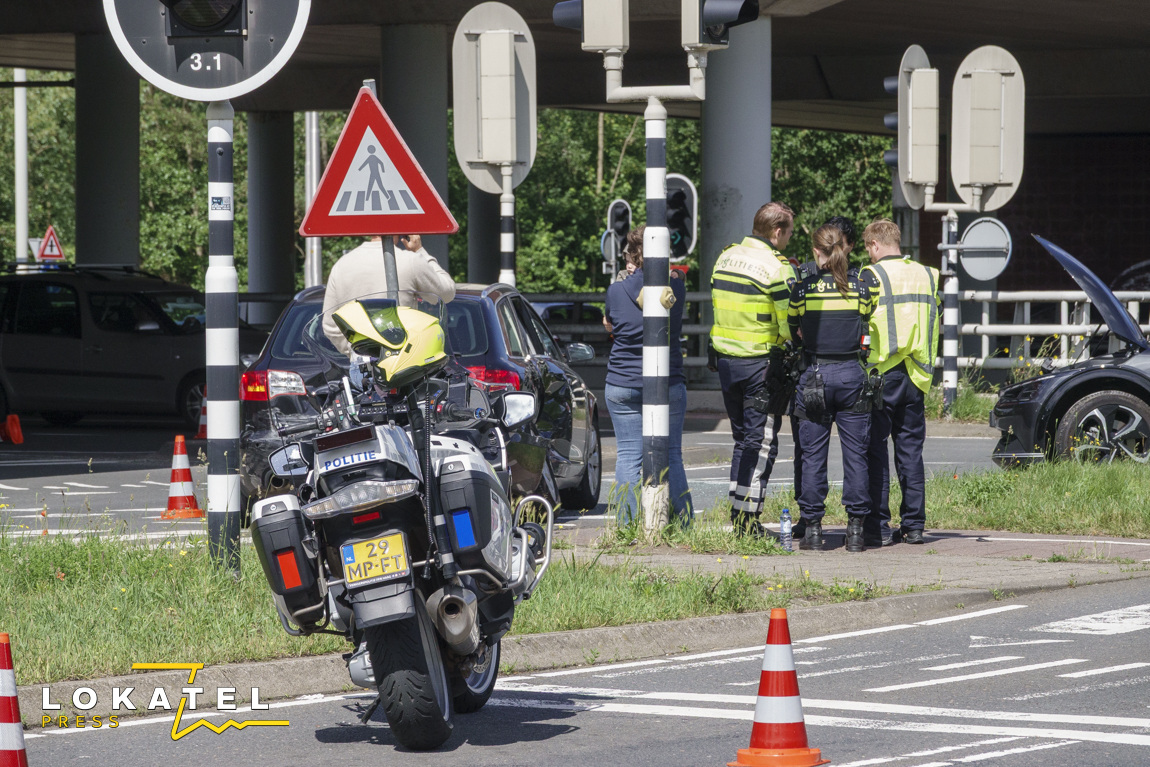 Drie auto’s zwaar beschadigd bij botsing in Wassenaar