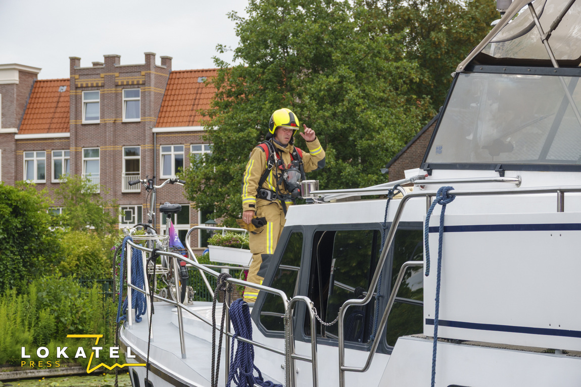 Motorjacht zwaar beschadigd door brand in Leidschendam