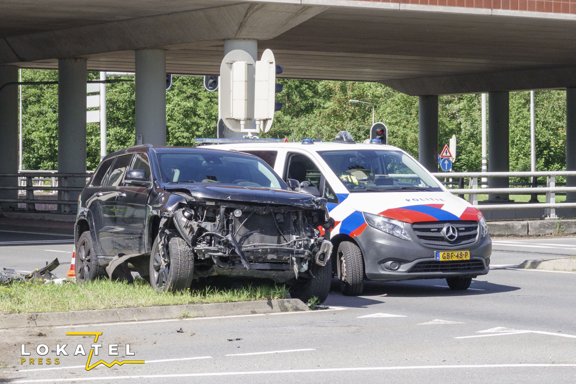 Drie auto’s zwaar beschadigd bij botsing in Wassenaar