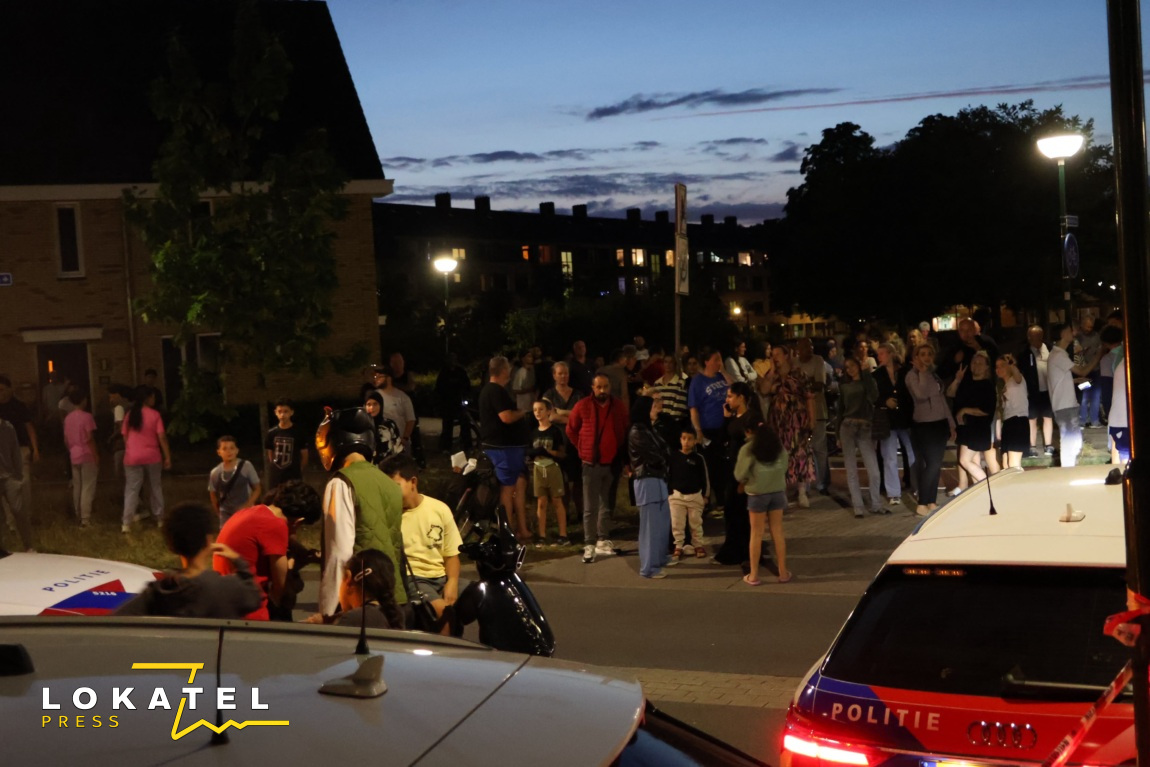 Flat deels ontruimd na grootschalige politieactie in Achterveld
