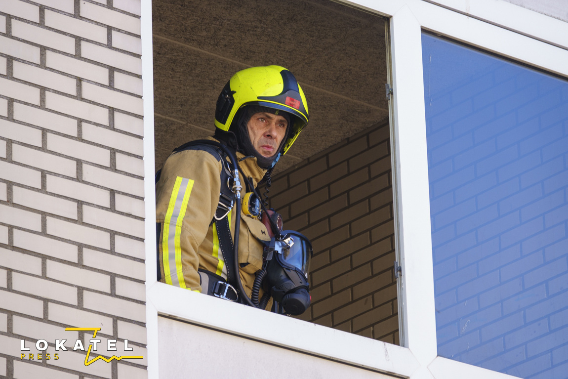 Portiek ontruimd na woningbrand in Centrum