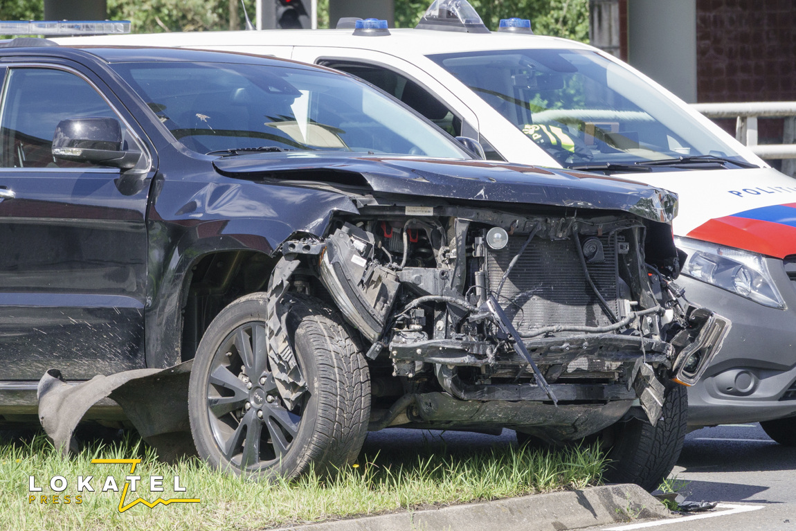 Drie auto’s zwaar beschadigd bij botsing in Wassenaar