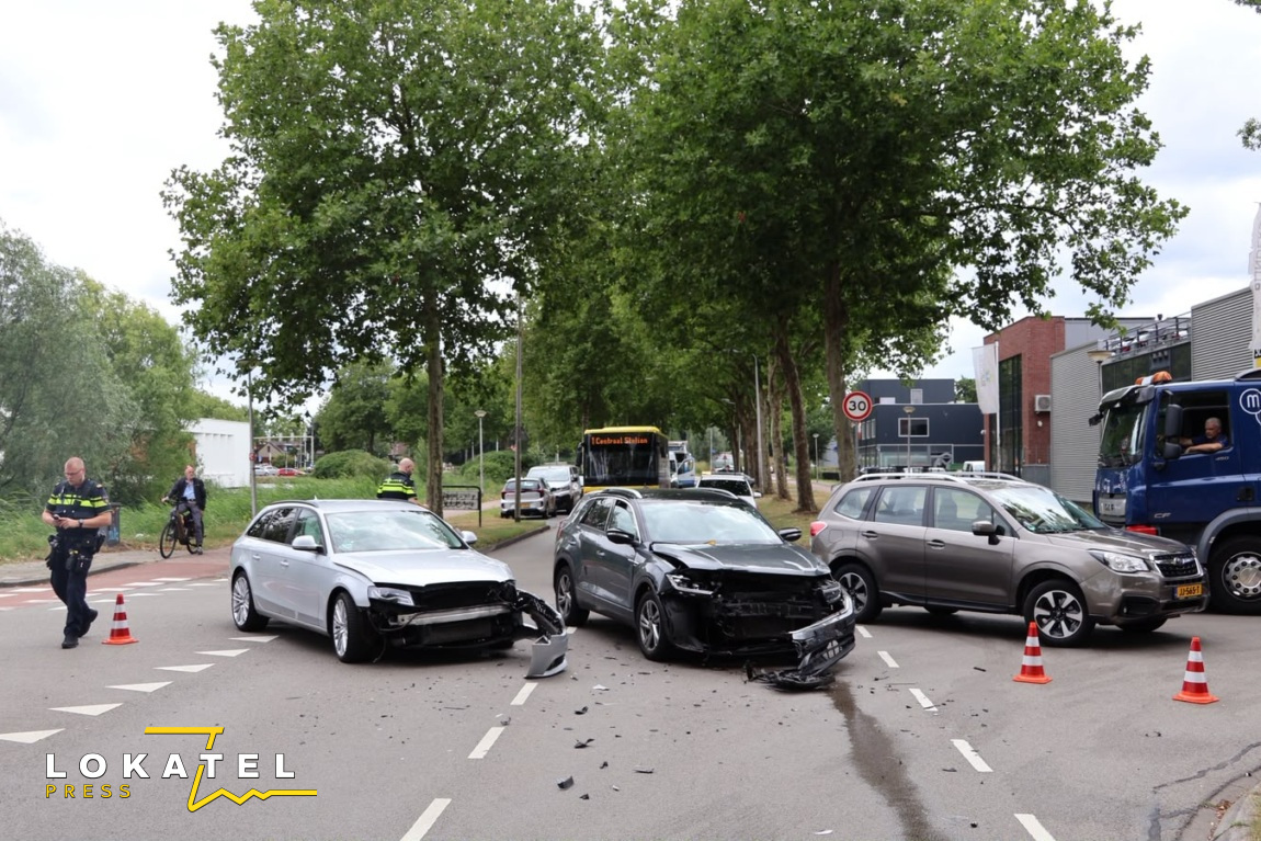 Gewonde naar ziekenhuis na botsing in Isselt