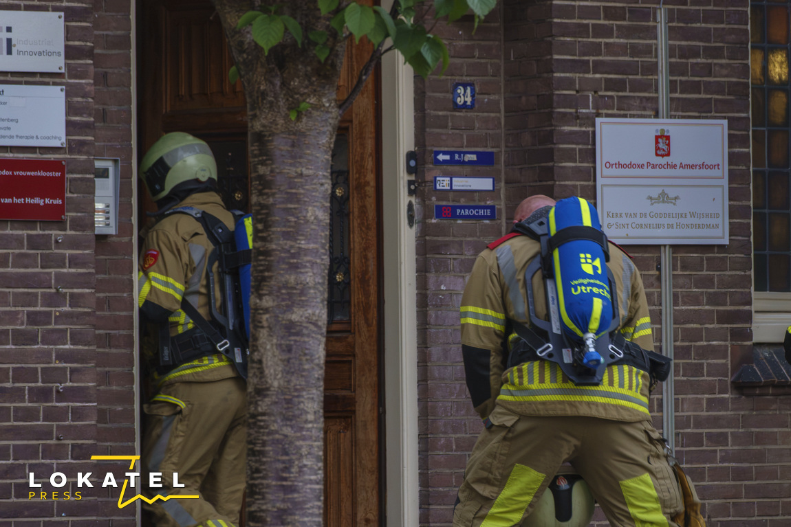 Grote inzet voor mogelijke brandmelding bij school en kerk in Soesterkwartier
