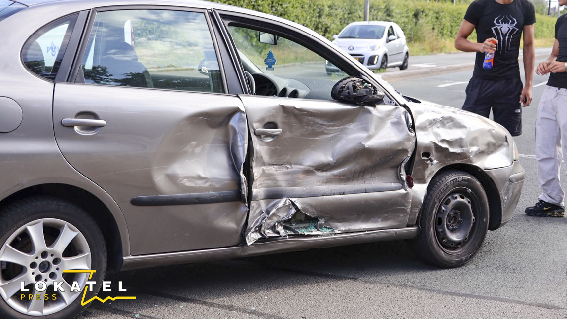 Gewonde bij harde botsing tussen twee auto’s in Schothorst