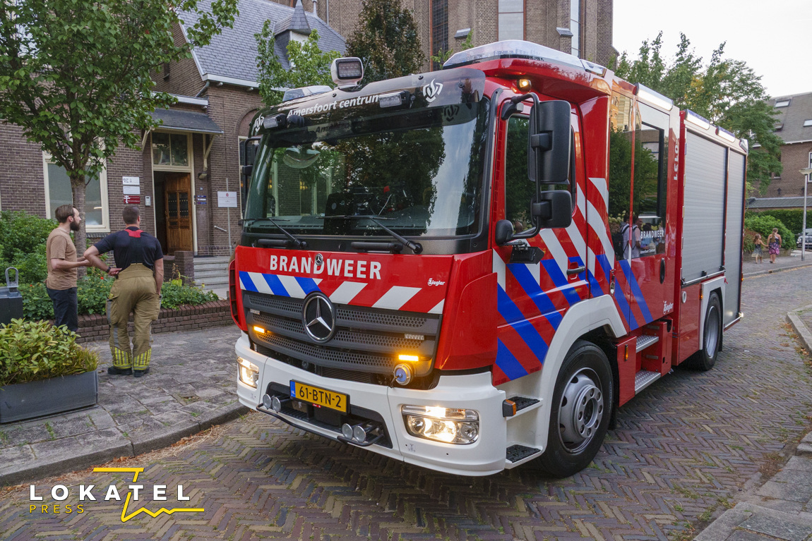 Grote inzet voor mogelijke brandmelding bij school en kerk in Soesterkwartier